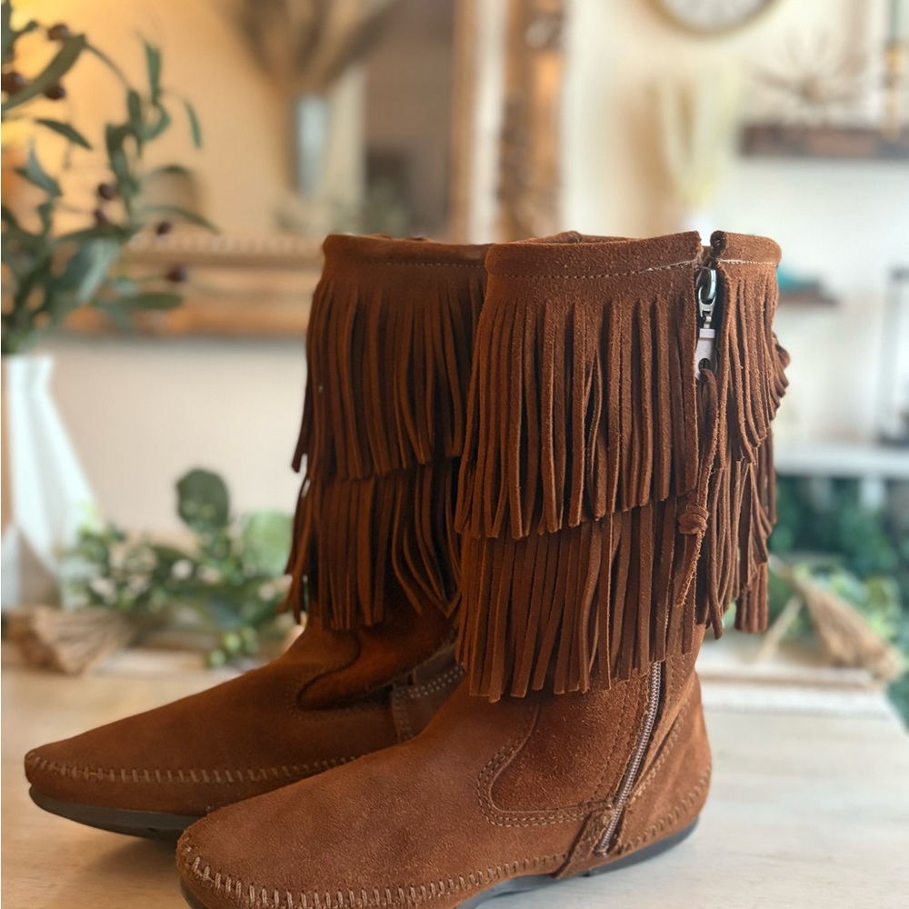 Minnetonka Brown Moccasin Fringe Shoes